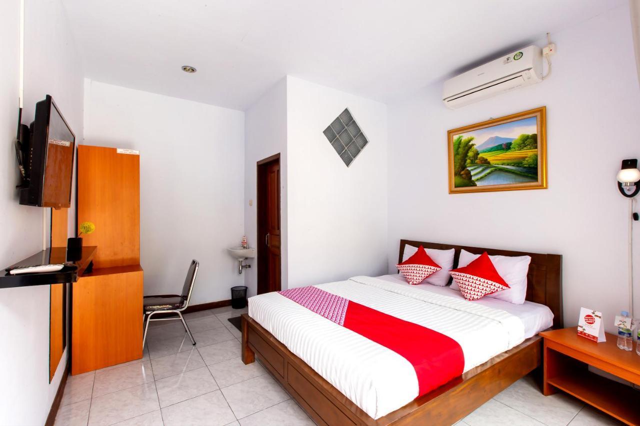 OYO 569 Cigadung Guest House Bandung Exterior foto