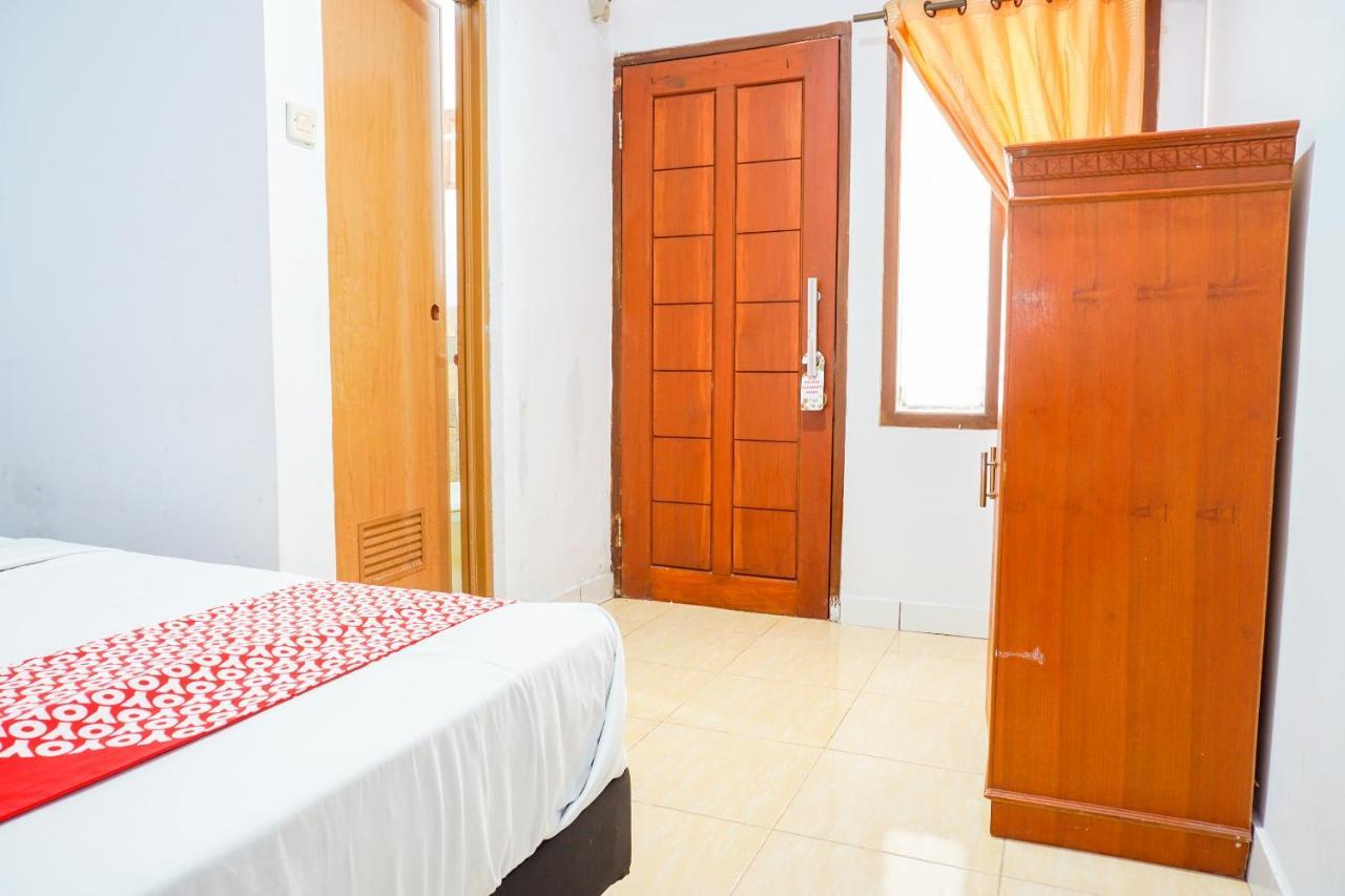 OYO 569 Cigadung Guest House Bandung Exterior foto