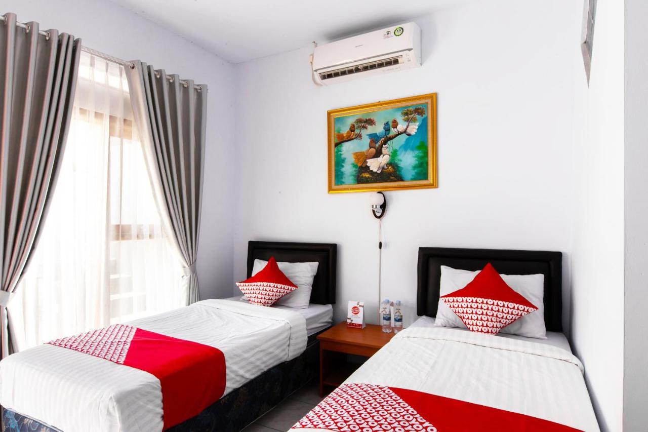 OYO 569 Cigadung Guest House Bandung Exterior foto
