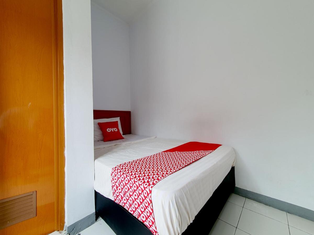 OYO 569 Cigadung Guest House Bandung Exterior foto