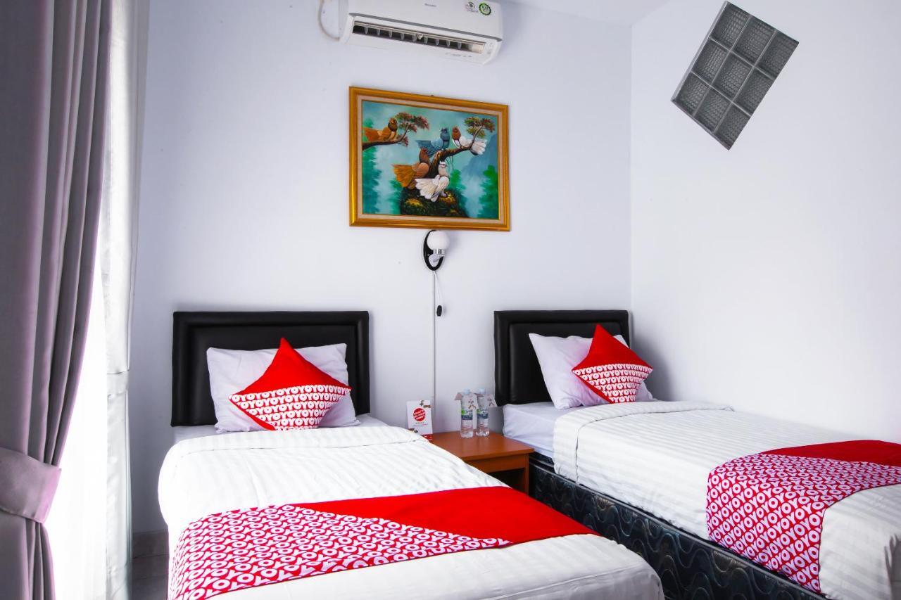 OYO 569 Cigadung Guest House Bandung Exterior foto